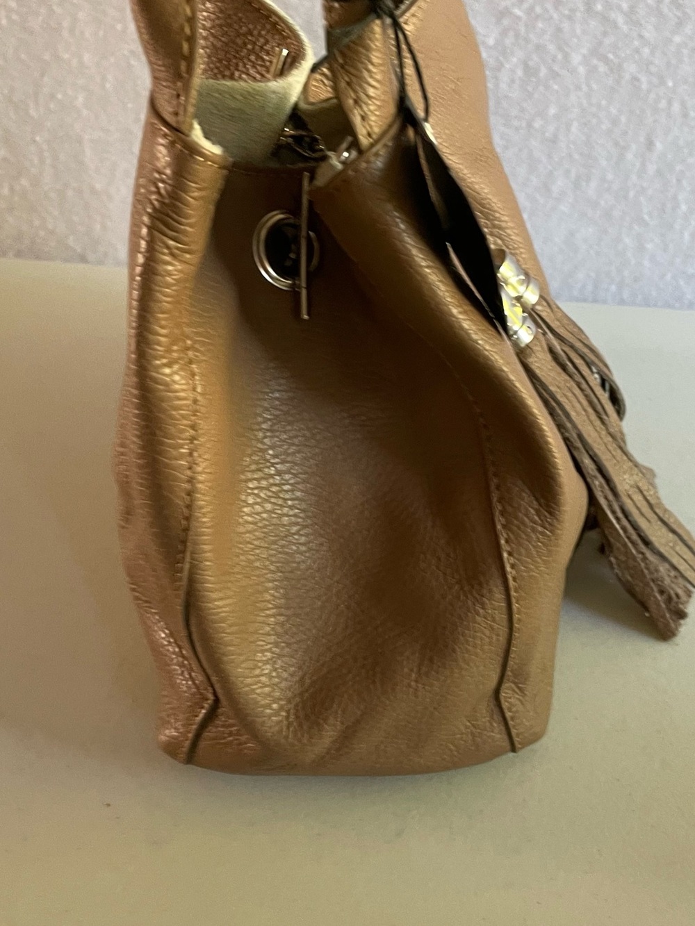 🔥 NWT Brown Pebbled Italian Leather Shoulder Bag Yes Accessories Tassel Hobo - Picture 4 of 14